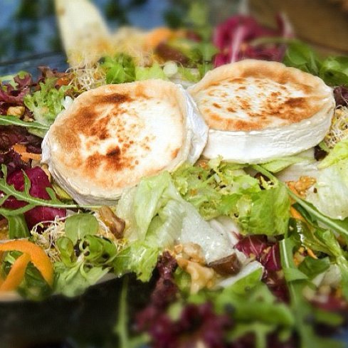 Ensalada templada de queso de cabra